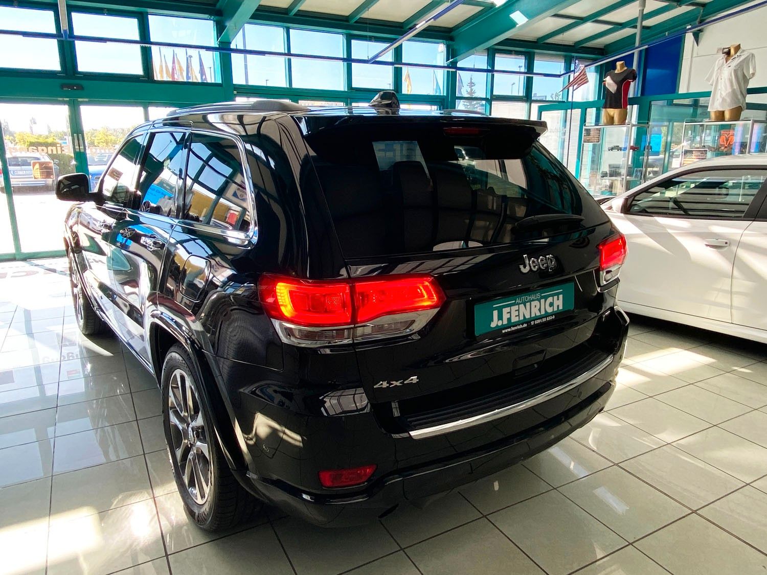 Jeep Grand Cherokee Grand Cherokee 3.0 CRD Overland|PANO|LUFT|AHZV.