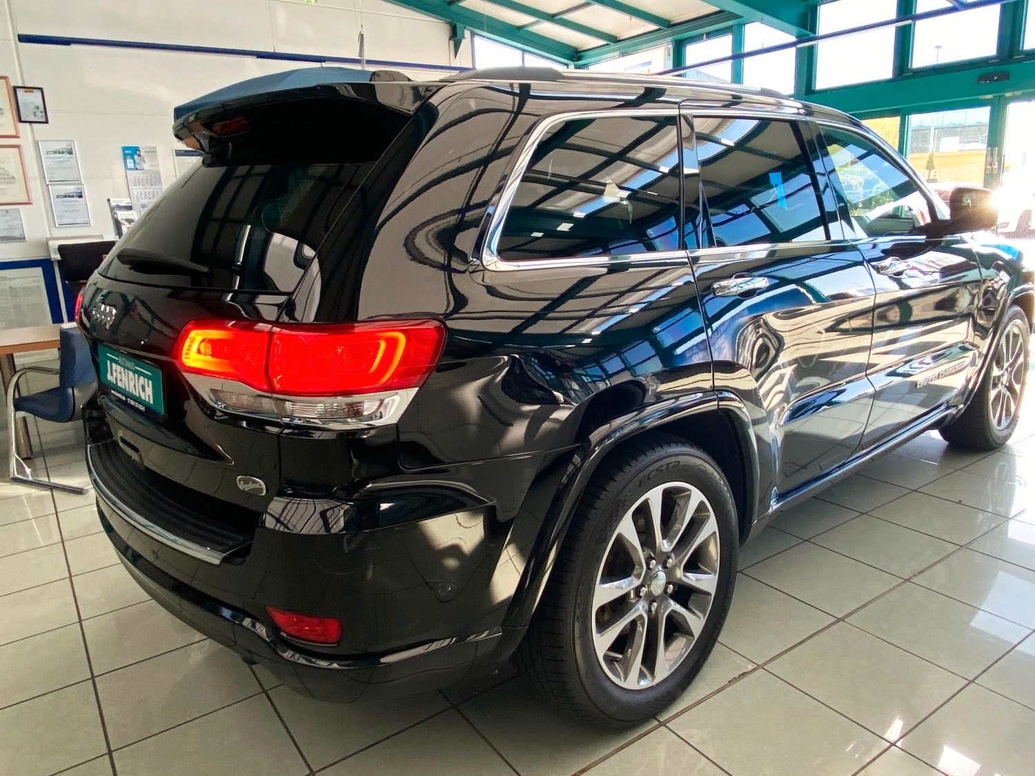 Jeep Grand Cherokee Grand Cherokee 3.0 CRD Overland|PANO|LUFT|AHZV.