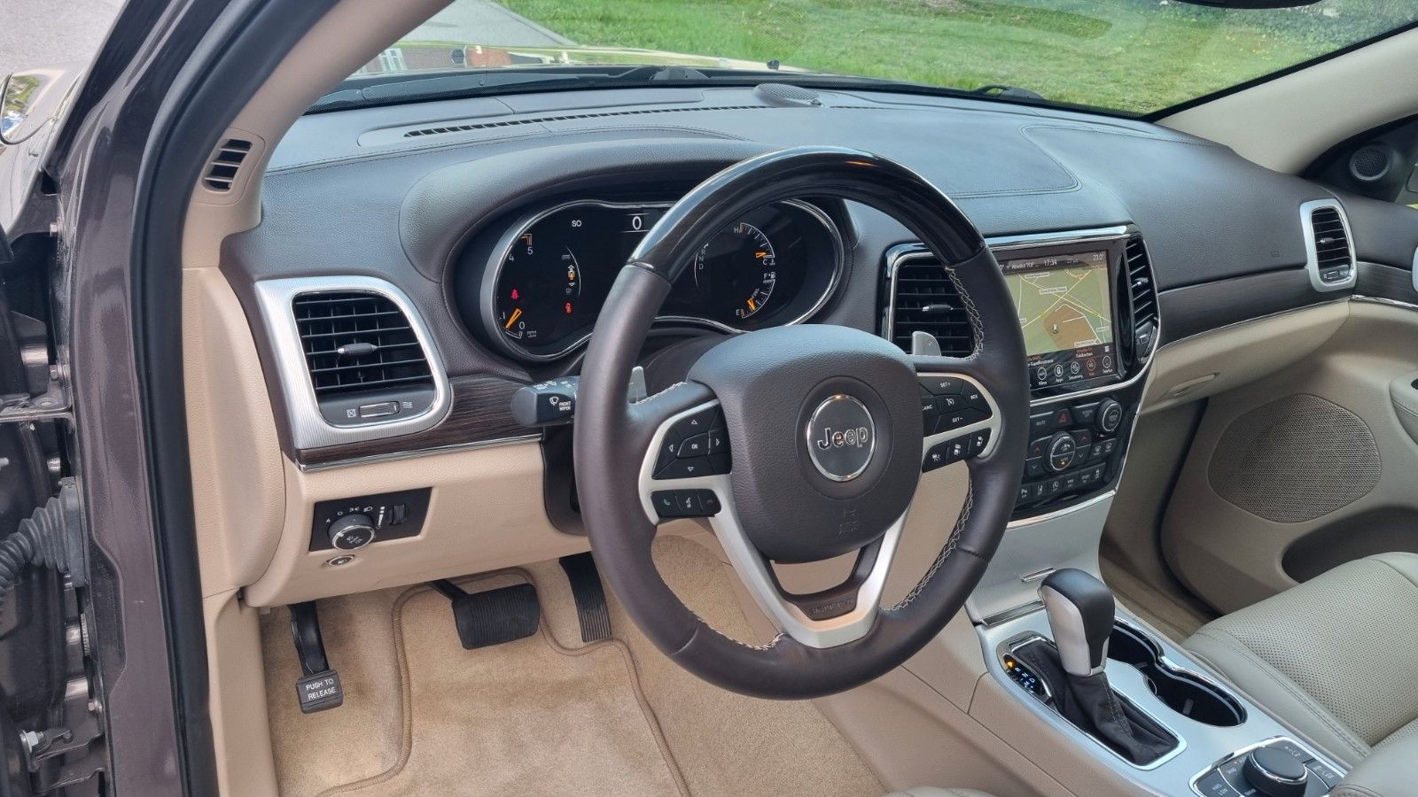 Jeep Grand Cherokee Grand Cherokee 3.0CRD Overland LUFT+KEY+PANO+KAM