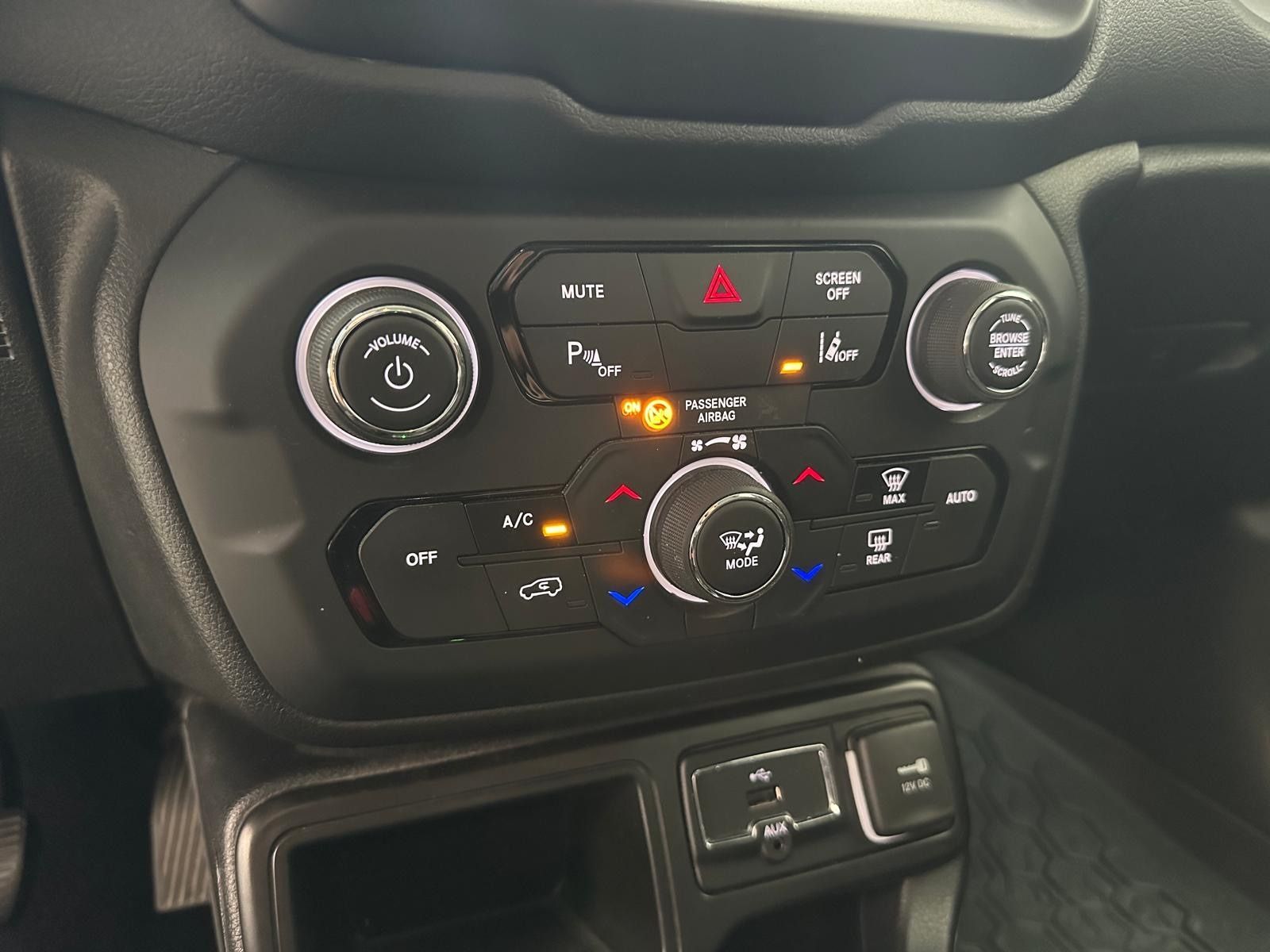 Jeep Renegade Renegade LIMITED*FWD*AUT*NAVI*ACC*KAM*TOTW*SPUR*