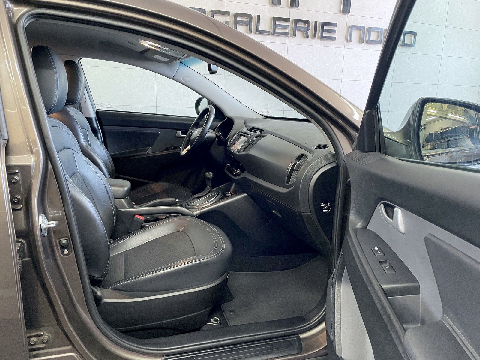 Kia Sportage Sportage Spirit 2WD 1.HD+Leder+Navi+Xenon+Autoga