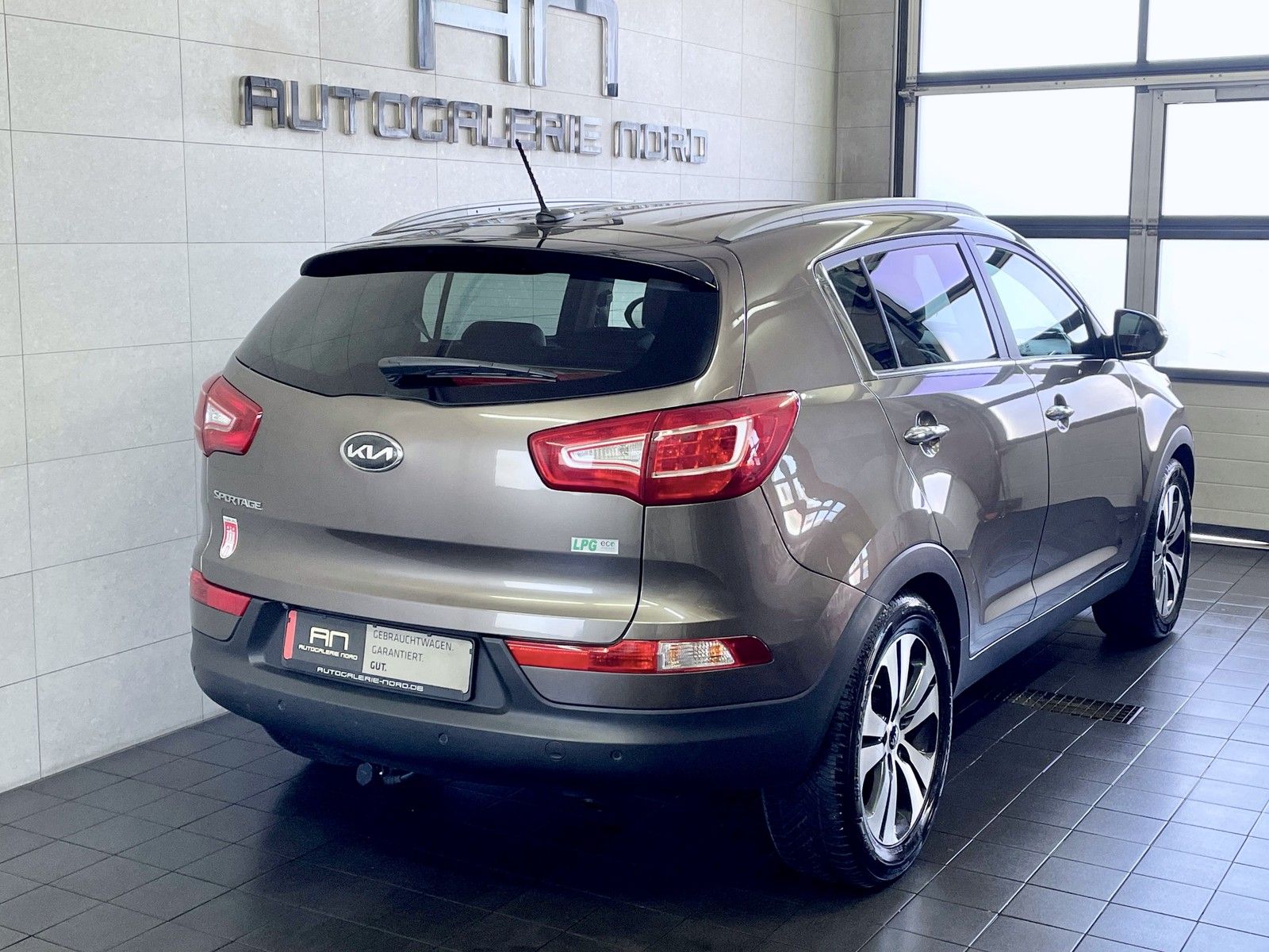 Kia Sportage Sportage Spirit 2WD 1.HD+Leder+Navi+Xenon+Autoga