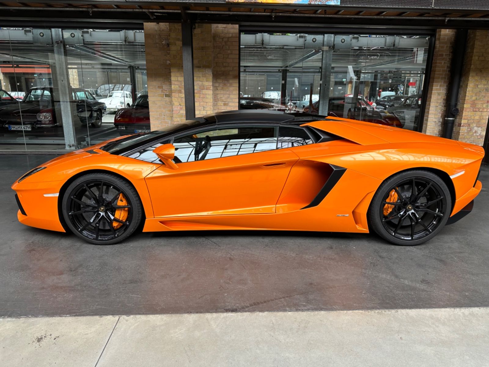 Lamborghini Aventador Aventador LP 700-4 Roadster 1.Hand MY2015
