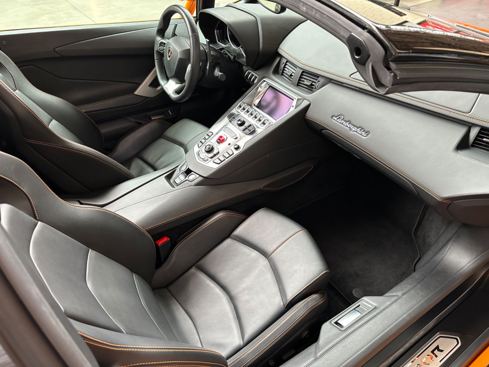 Lamborghini Aventador Aventador LP 700-4 Roadster 1.Hand MY2015