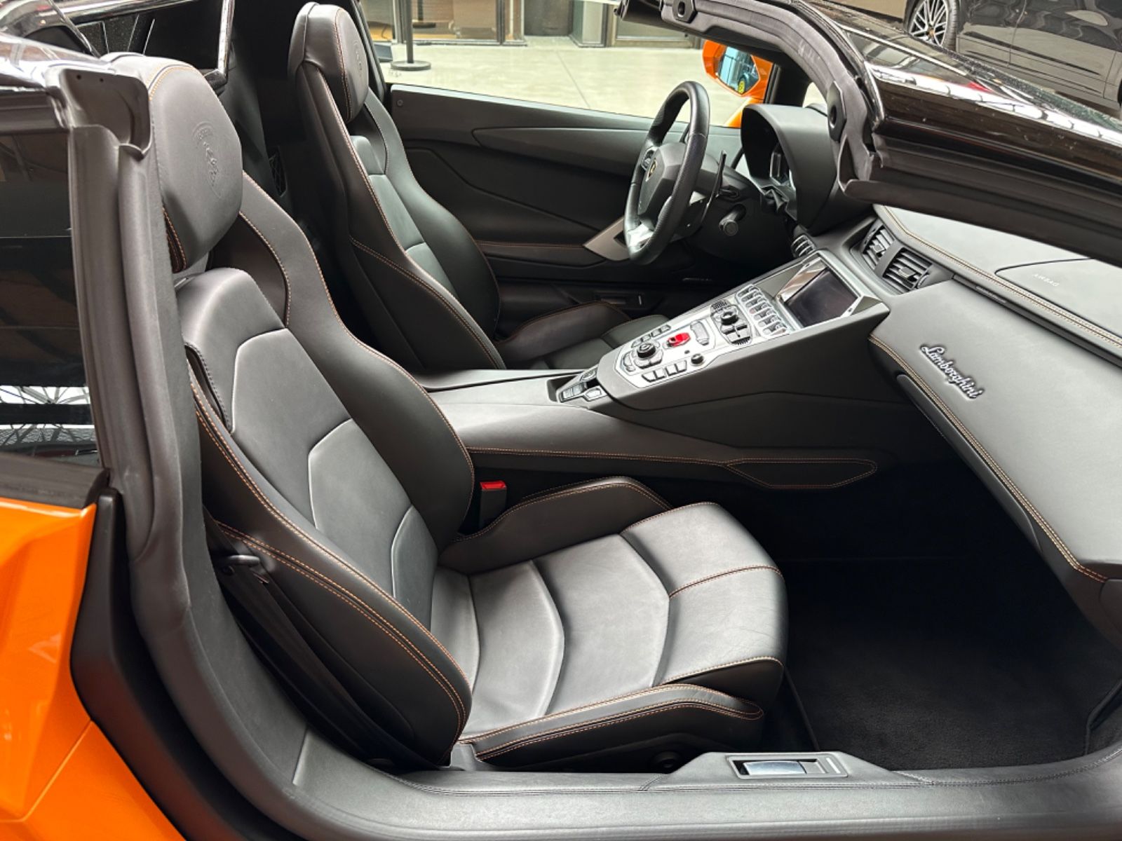 Lamborghini Aventador Aventador LP 700-4 Roadster 1.Hand MY2015