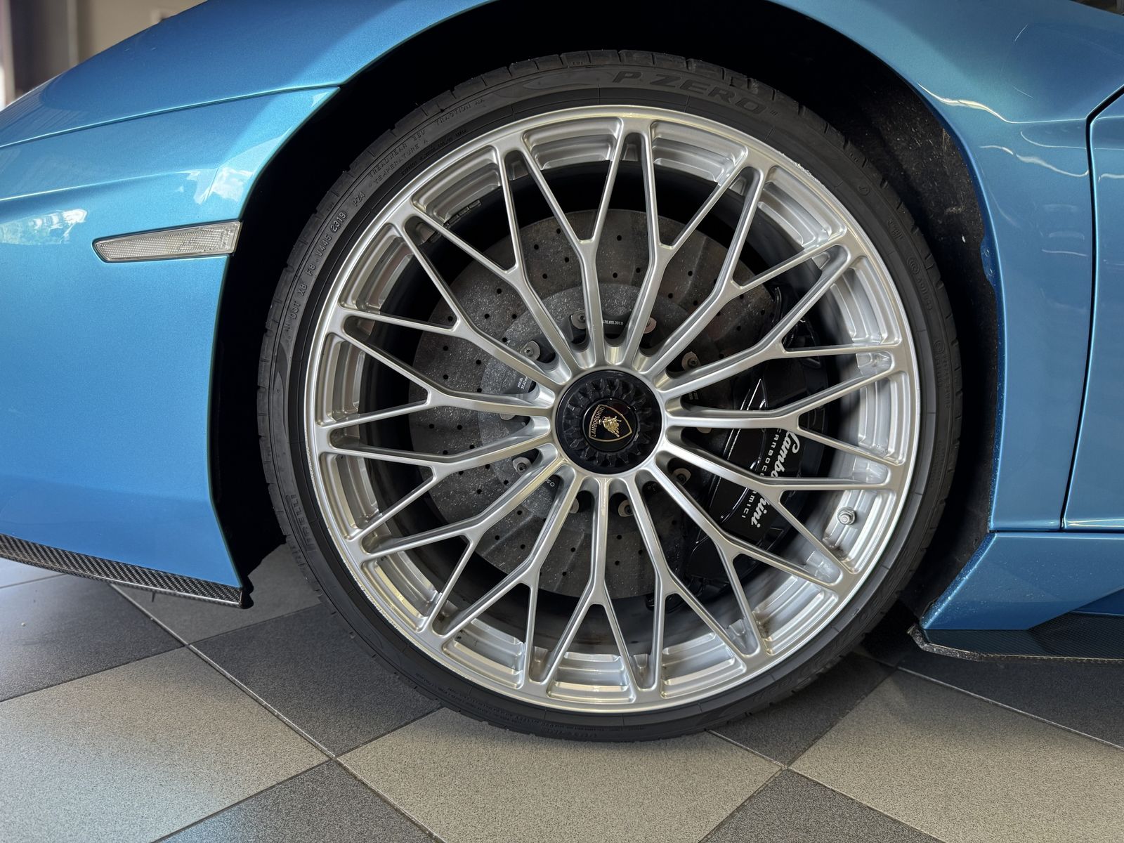 Lamborghini Aventador Aventador S Roadster Garantie*u-frei*viel Carbon