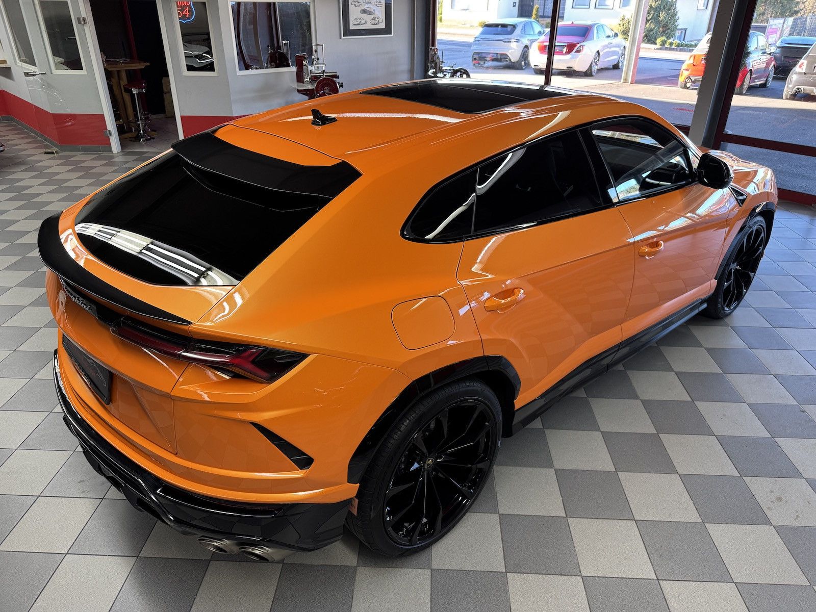 Lamborghini Urus Urus Dt.Auto*unfallfrei*Akrapovic*B&amp;O*23 Zoll