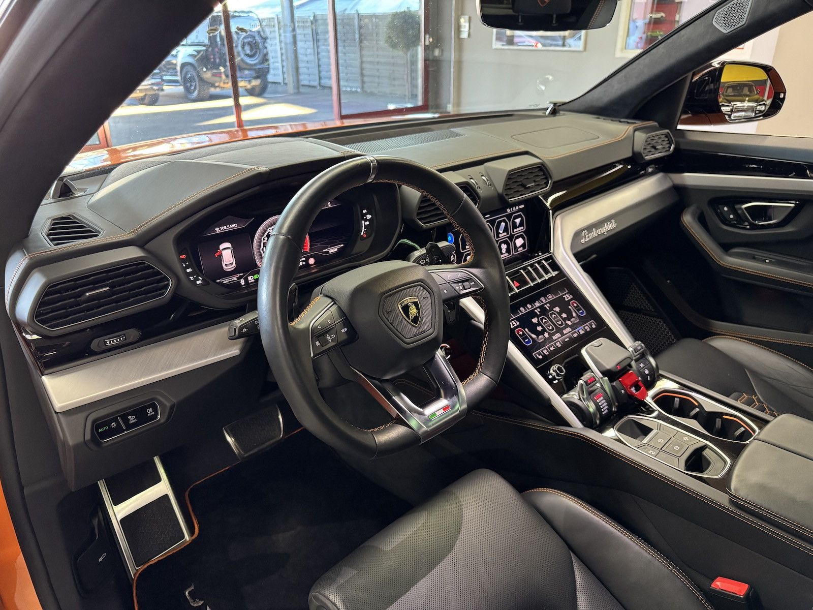 Lamborghini Urus Urus Dt.Auto*unfallfrei*Akrapovic*B&amp;O*23 Zoll