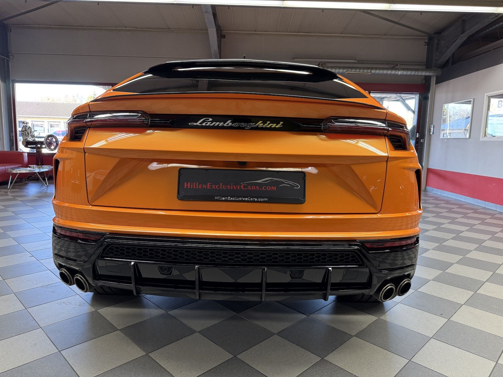 Lamborghini Urus Urus Dt.Auto*unfallfrei*Akrapovic*B&amp;O*23 Zoll