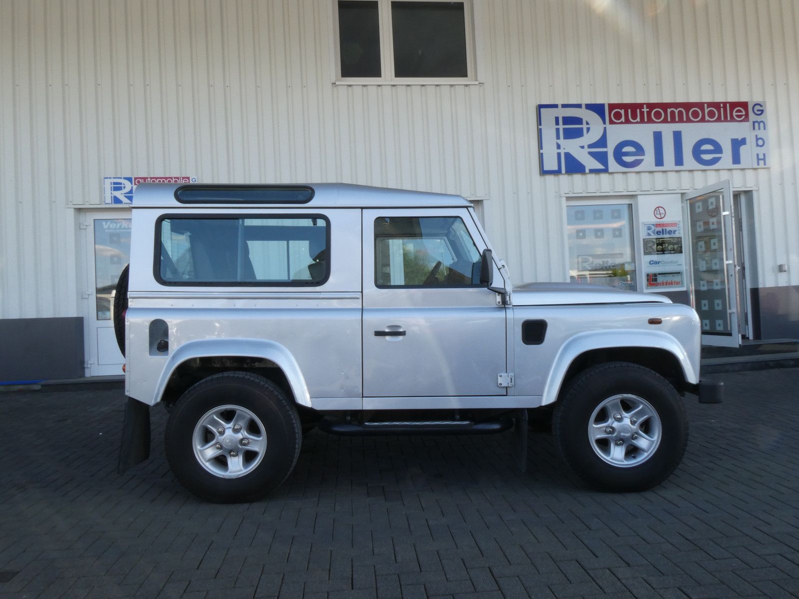 Land Rover Defender Defender 90 SE Station Wagon, scheckheftgepflegt