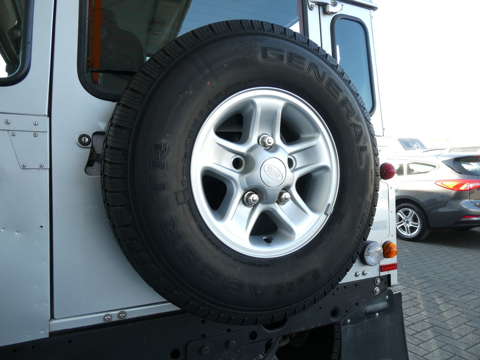 Land Rover Defender Defender 90 SE Station Wagon, scheckheftgepflegt