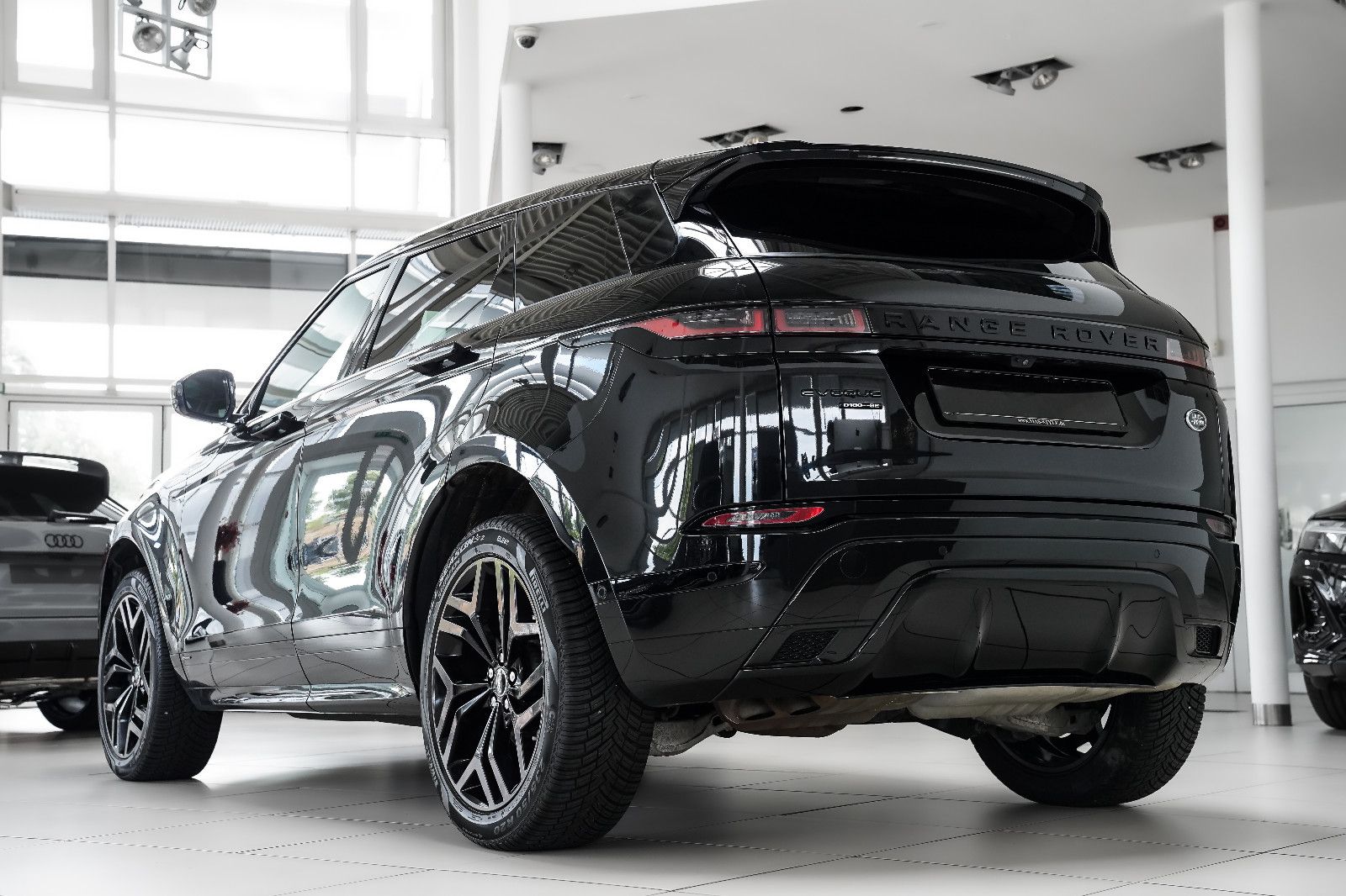 Land Rover Range Rover Evoque Range Rover Evoque R-Dynamic S Pano Meridian