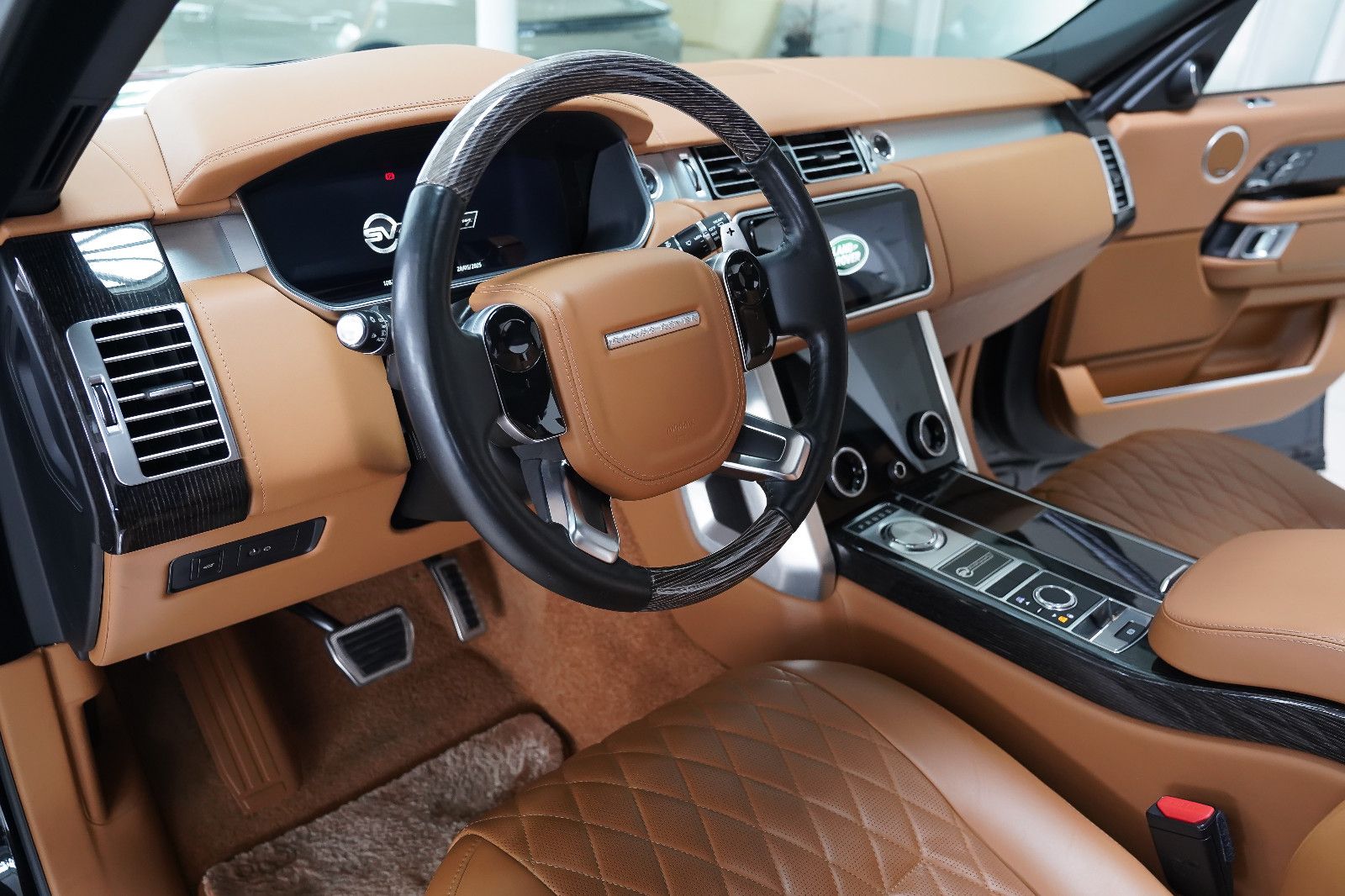 Land Rover Range Rover Range Rover SV Autobiography LWB 4 Sitze TV