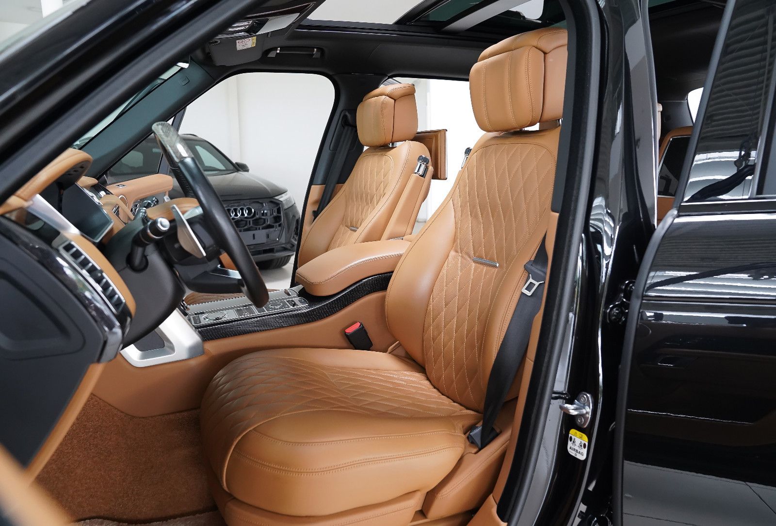 Land Rover Range Rover Range Rover SV Autobiography LWB 4 Sitze TV