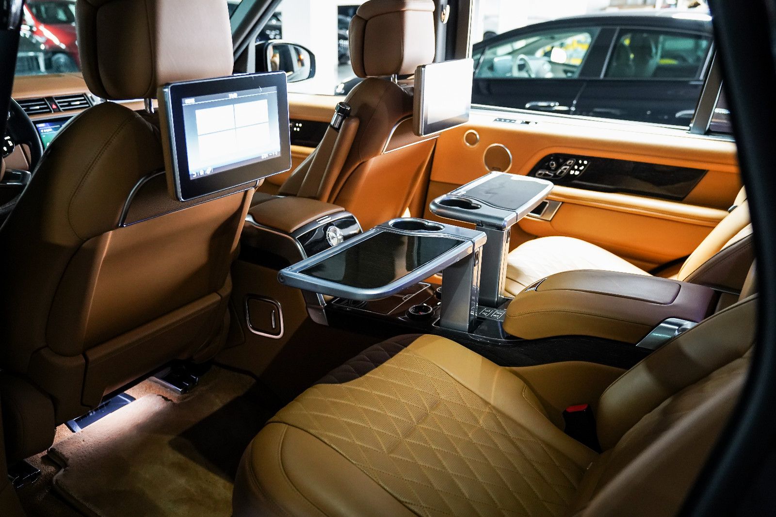 Land Rover Range Rover Range Rover SV Autobiography LWB 4 Sitze TV