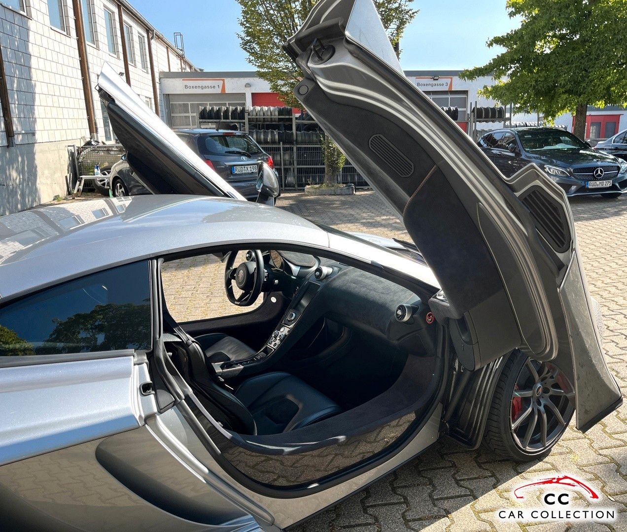 McLaren MP4-12C MP4-12C