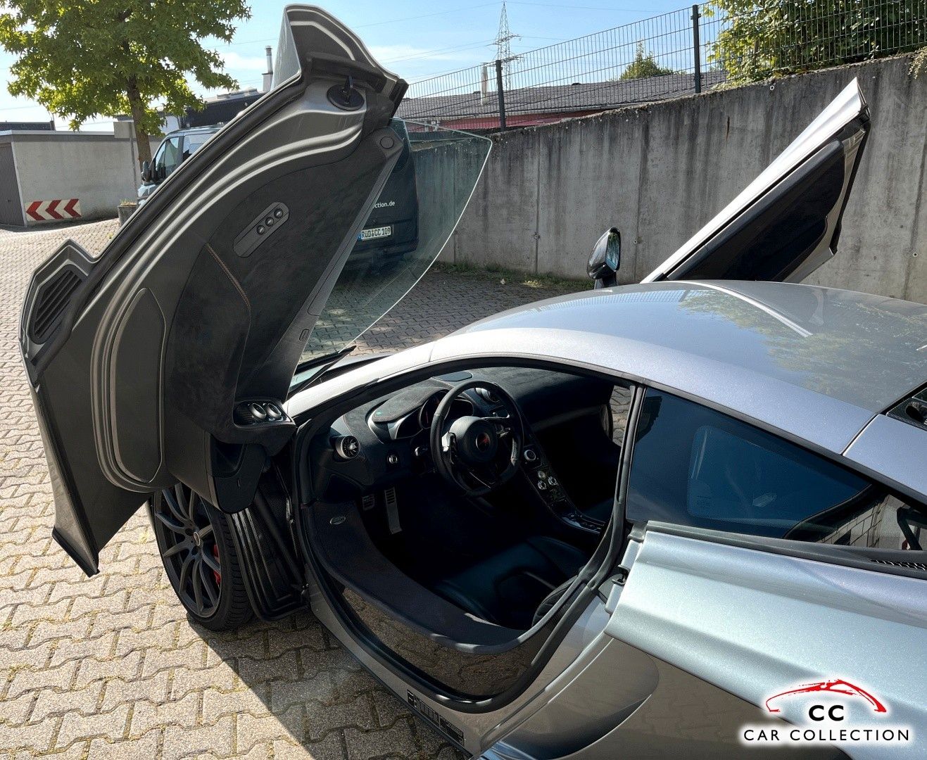 McLaren MP4-12C MP4-12C