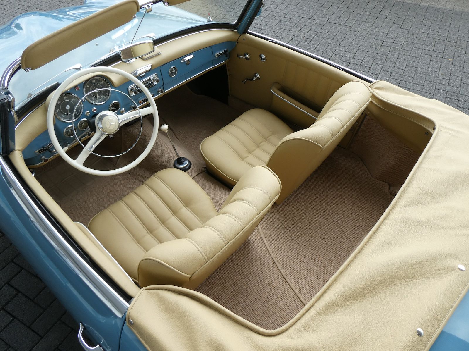 Mercedes-Benz 190 190 SL, deutsche Erstauslieferung
