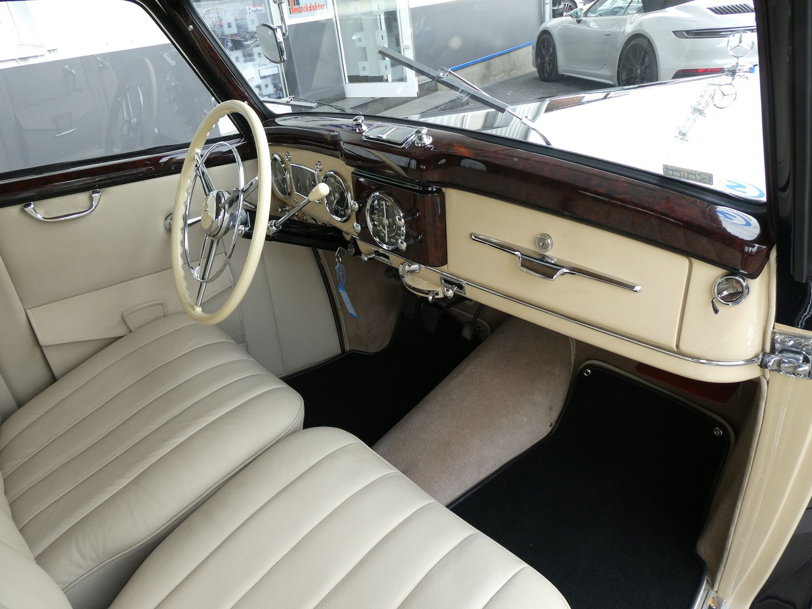 Mercedes-Benz 220 220 Cabriolet B, frame-off Restauration