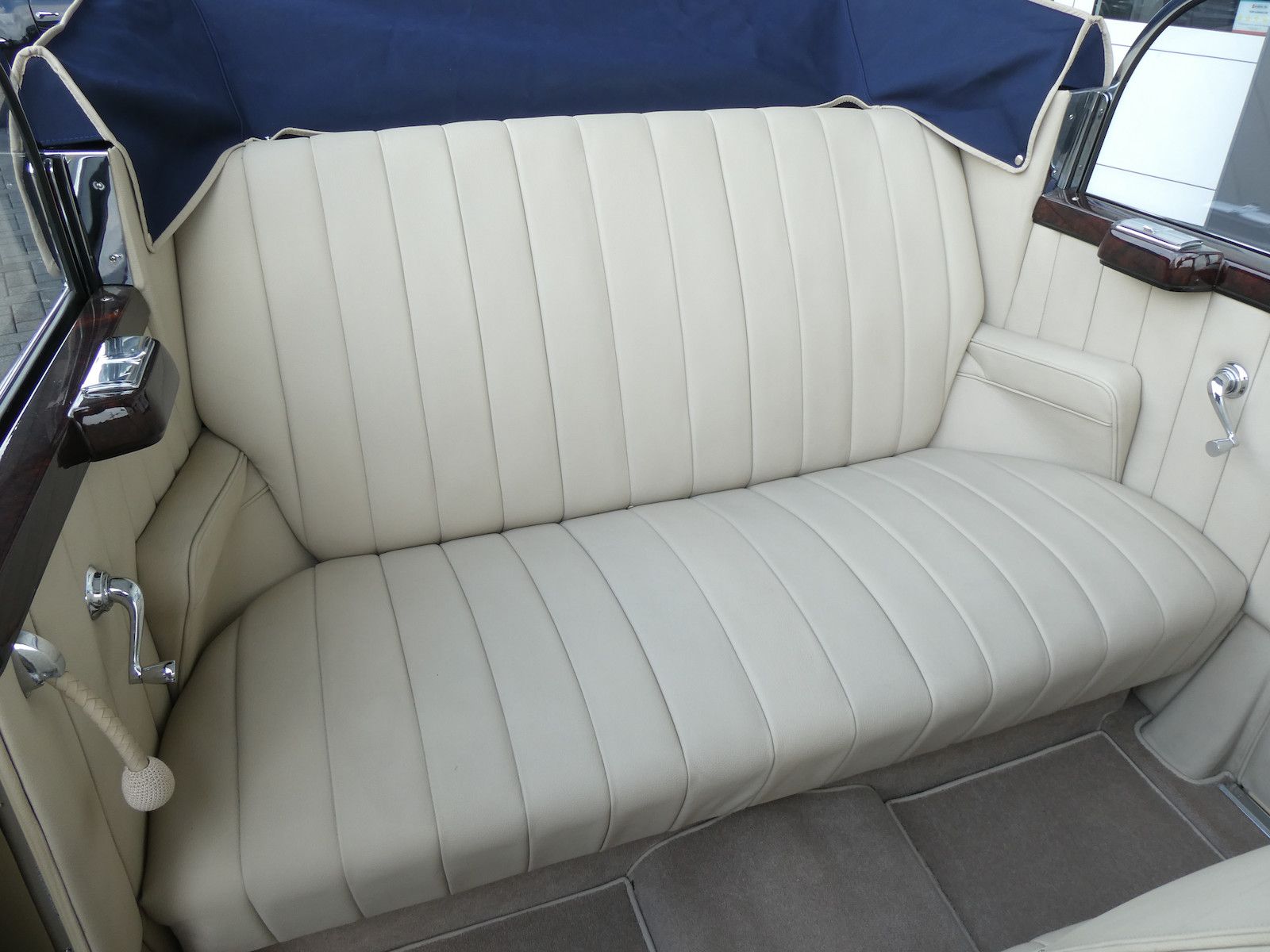 Mercedes-Benz 220 220 Cabriolet B, frame-off Restauration