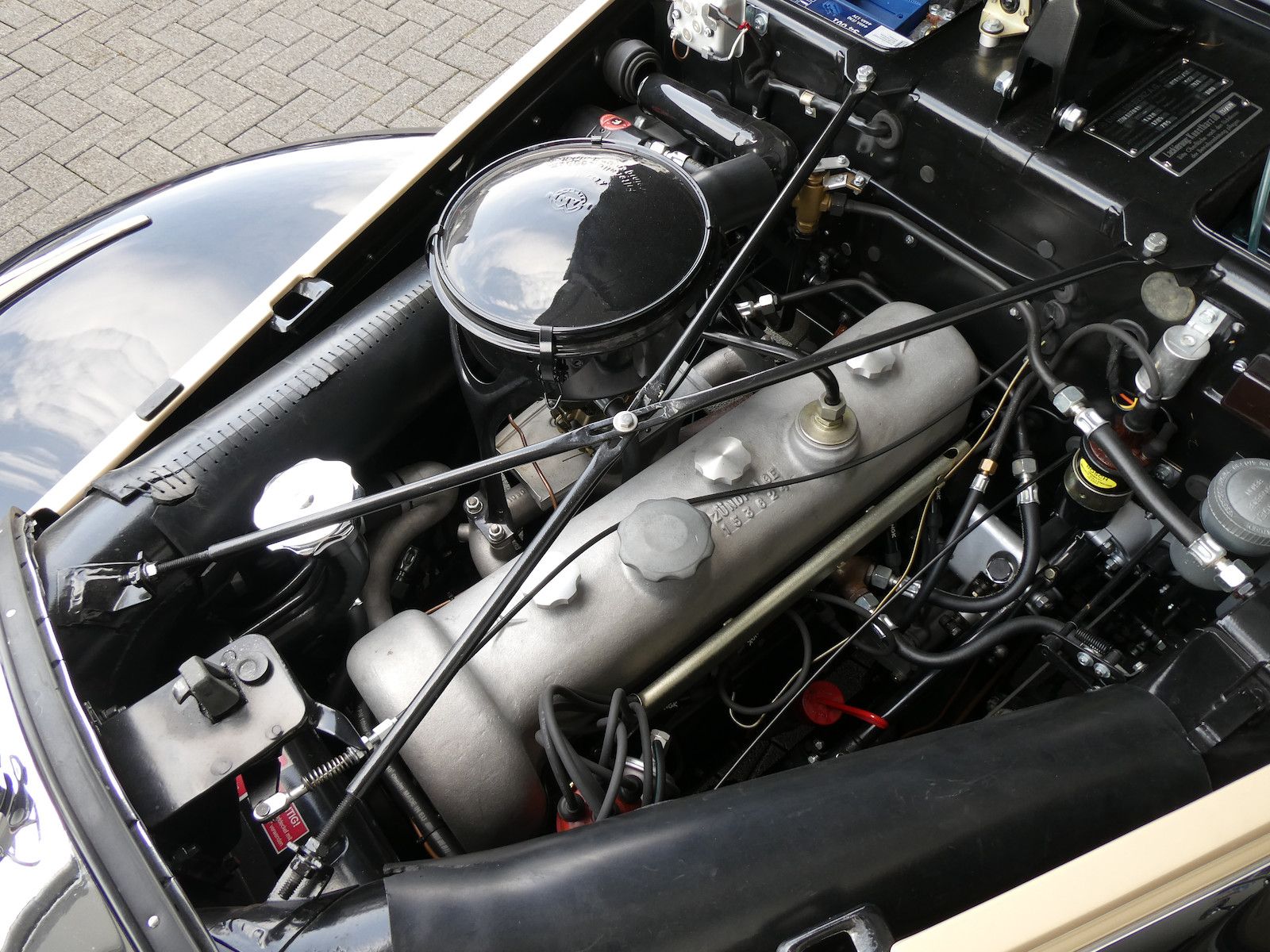 Mercedes-Benz 220 220 Cabriolet B, frame-off Restauration