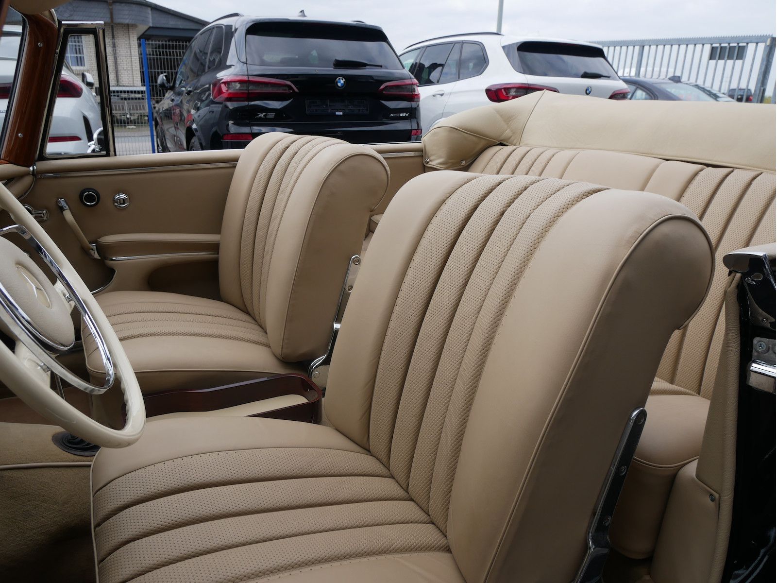 Mercedes-Benz 220 220 SE (W111) Cabriolet, frame-off, Zustand 1