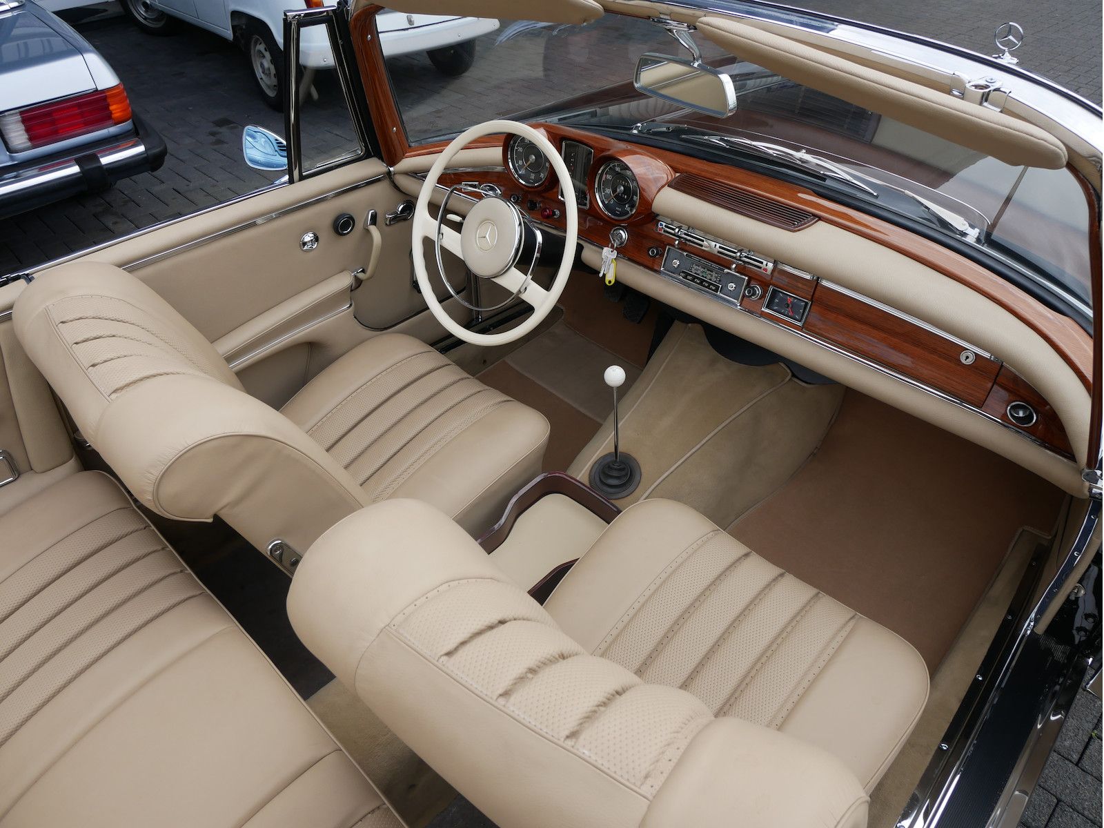 Mercedes-Benz 220 220 SE (W111) Cabriolet, frame-off, Zustand 1