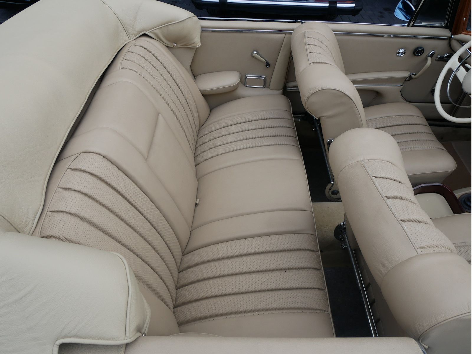 Mercedes-Benz 220 220 SE (W111) Cabriolet, frame-off, Zustand 1