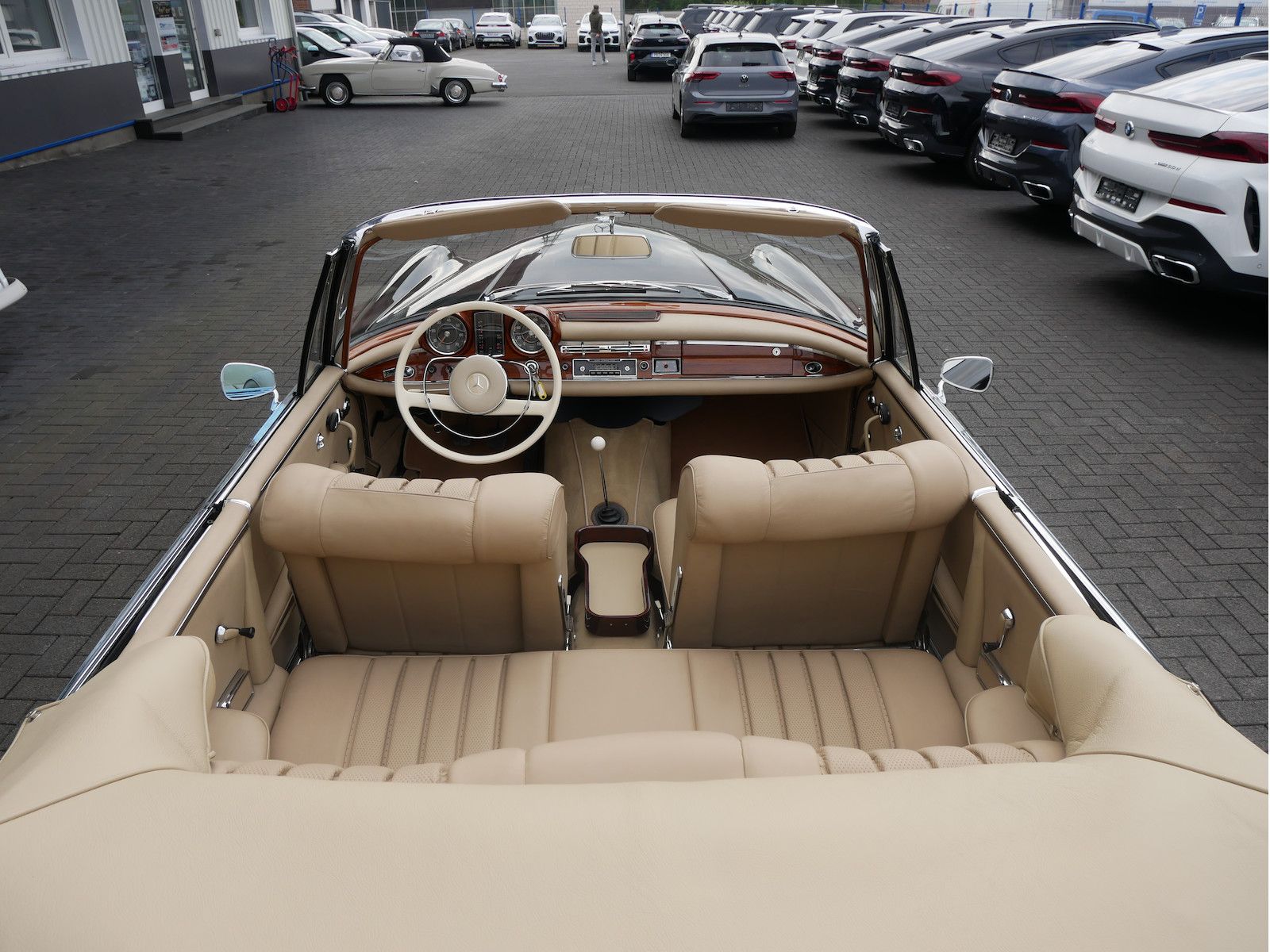 Mercedes-Benz 220 220 SE (W111) Cabriolet, frame-off, Zustand 1