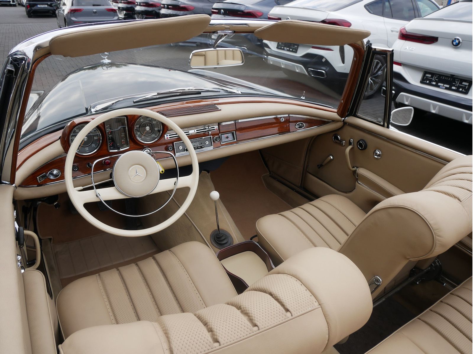 Mercedes-Benz 220 220 SE (W111) Cabriolet, frame-off, Zustand 1