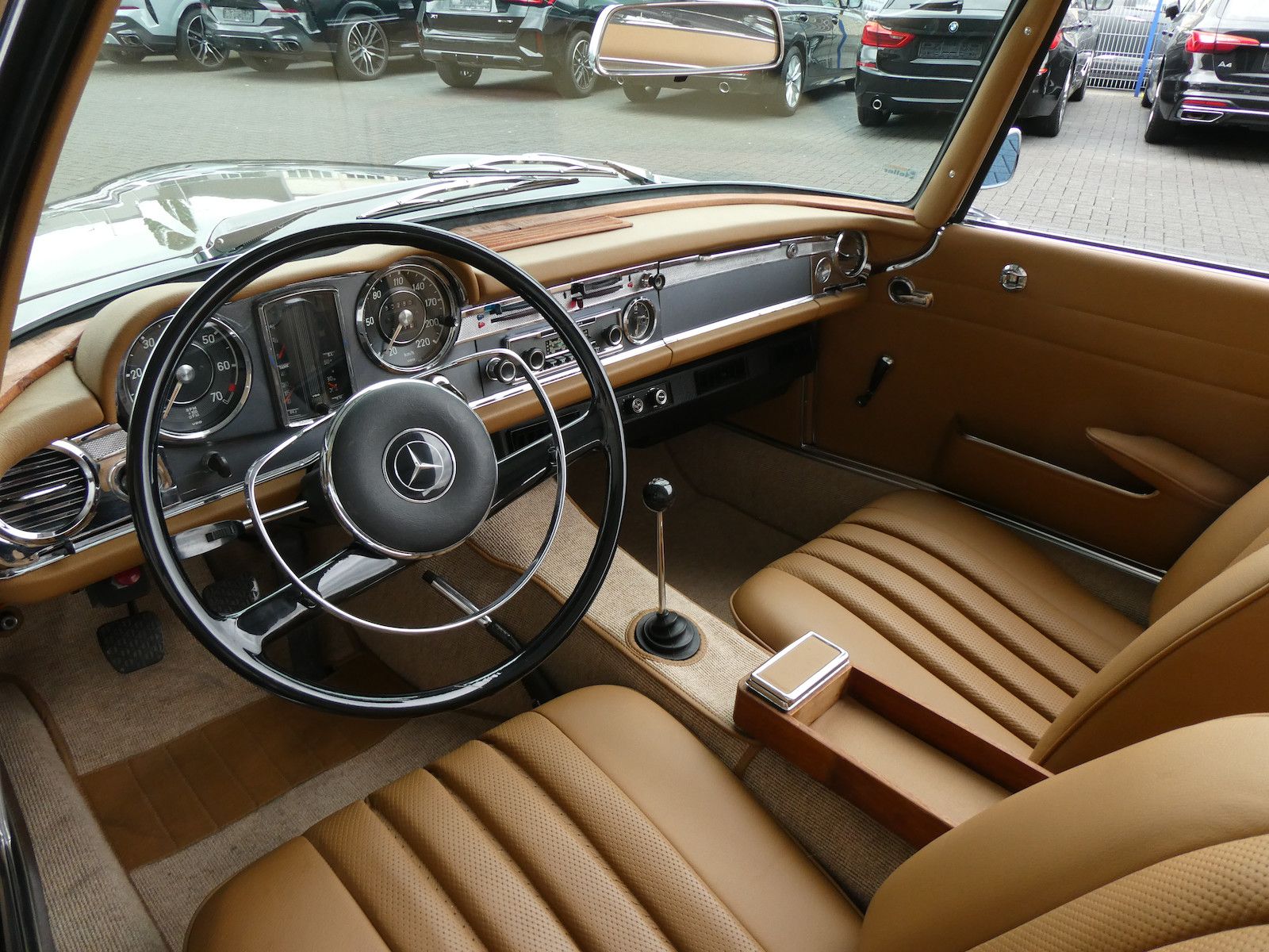 Mercedes-Benz 230 230 SL Pagode, Teilnehmer Silvretta Classic