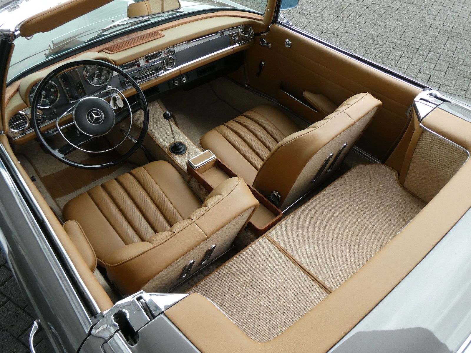 Mercedes-Benz 230 230 SL Pagode, Teilnehmer Silvretta Classic