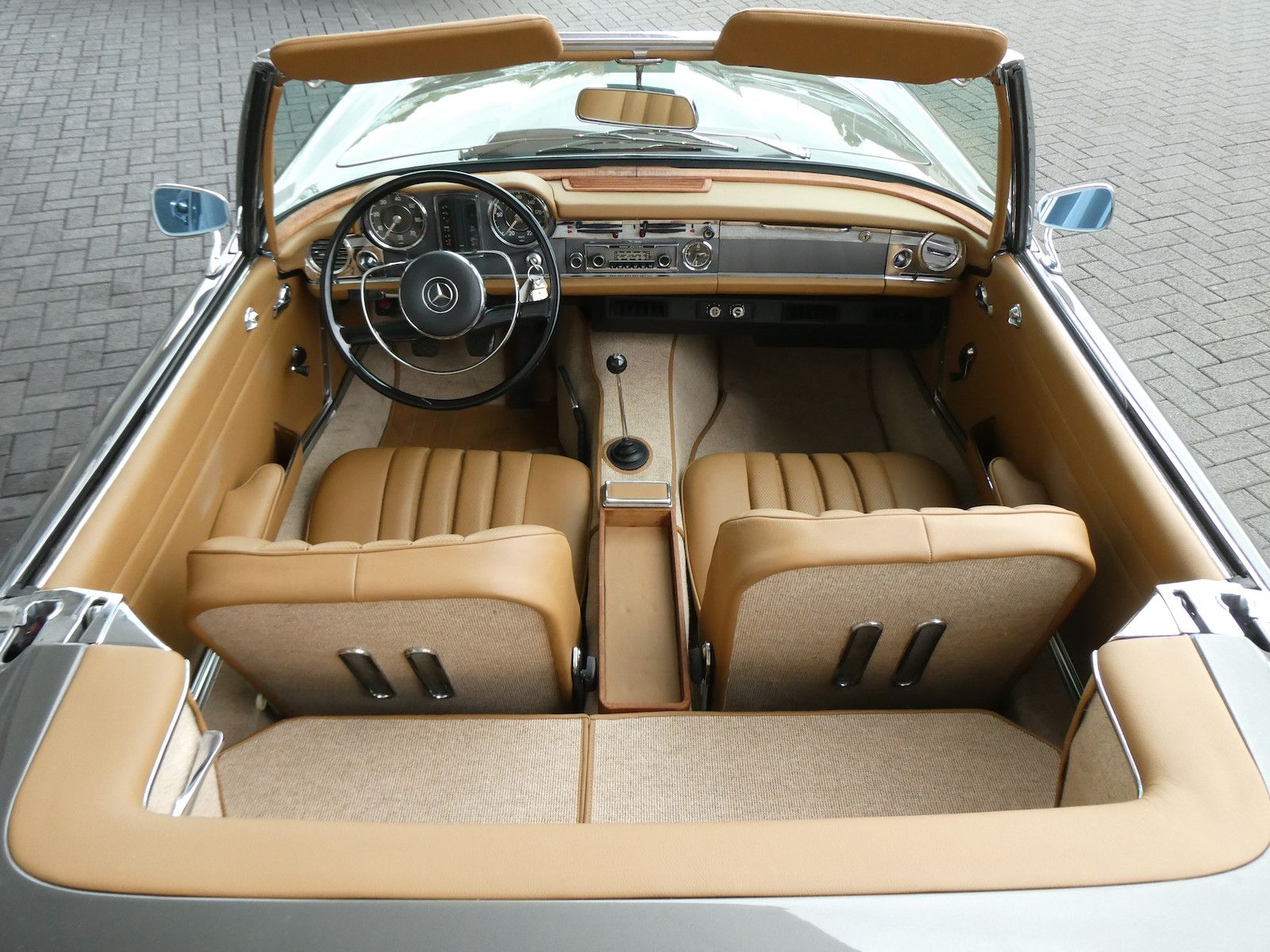 Mercedes-Benz 230 230 SL Pagode, Teilnehmer Silvretta Classic