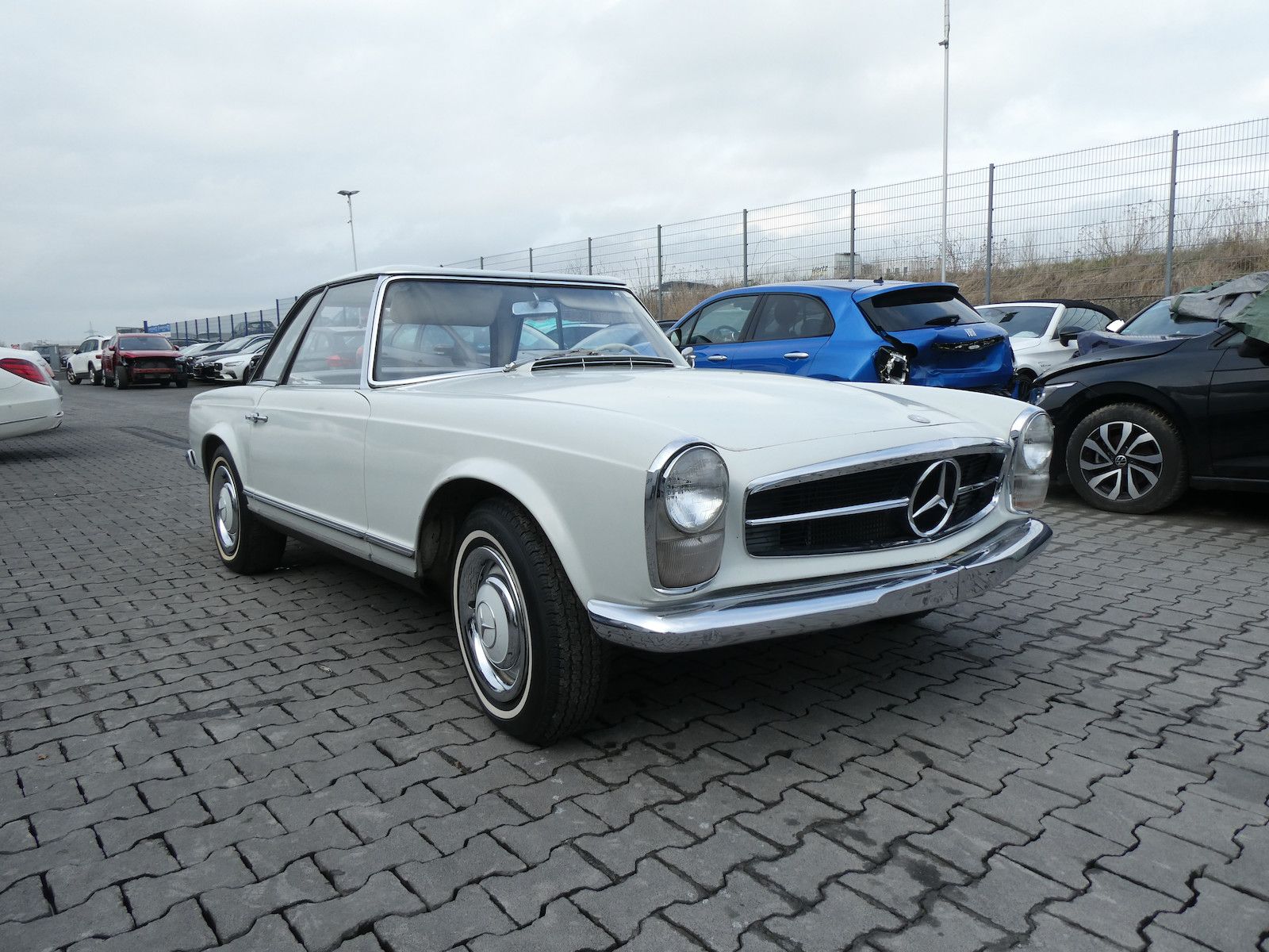Mercedes-Benz 230 230 SL Pagode, teilweise Erstlack
