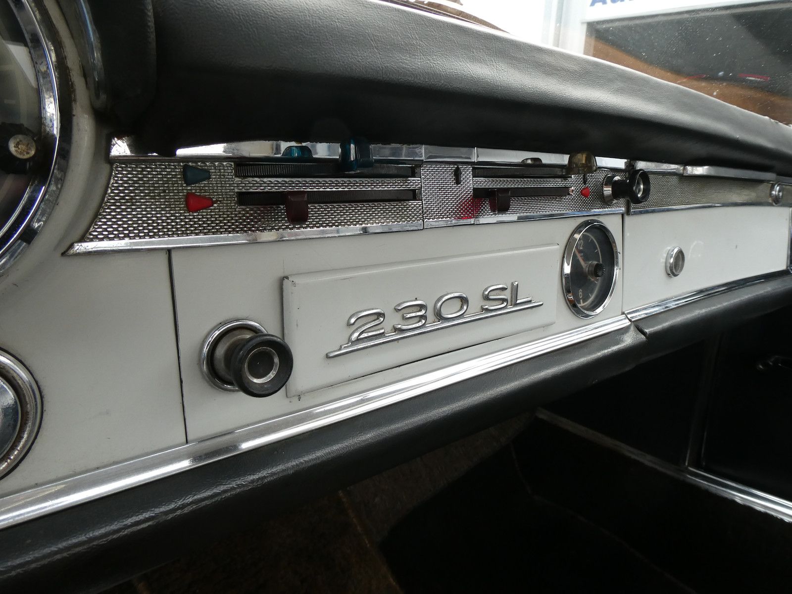 Mercedes-Benz 230 230 SL Pagode, teilweise Erstlack