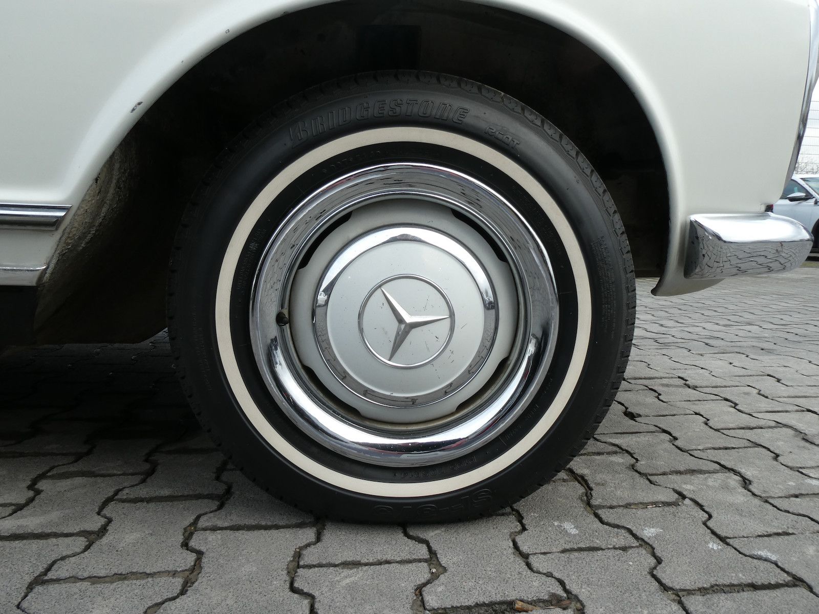 Mercedes-Benz 230 230 SL Pagode, teilweise Erstlack