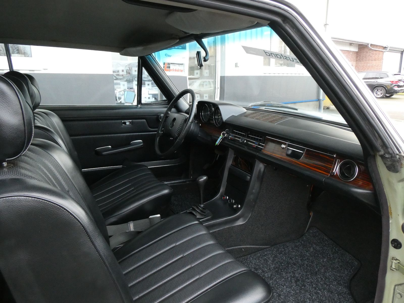 Mercedes-Benz 280 280 CE (W114), Originalzustand, Schalter