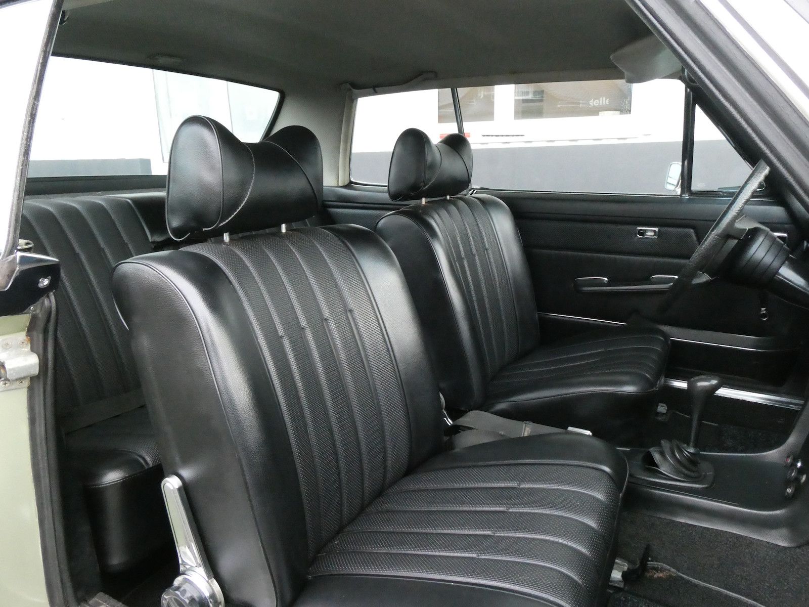 Mercedes-Benz 280 280 CE (W114), Originalzustand, Schalter