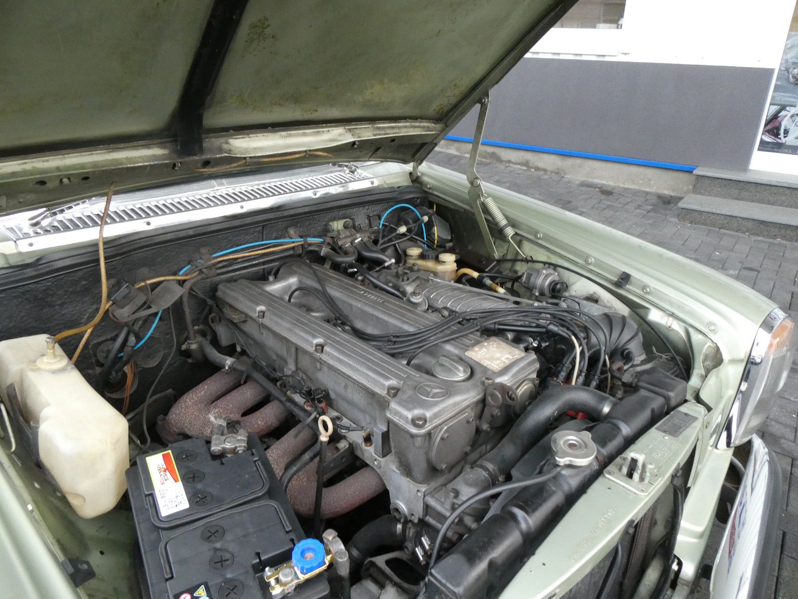 Mercedes-Benz 280 280 CE (W114), Originalzustand, Schalter