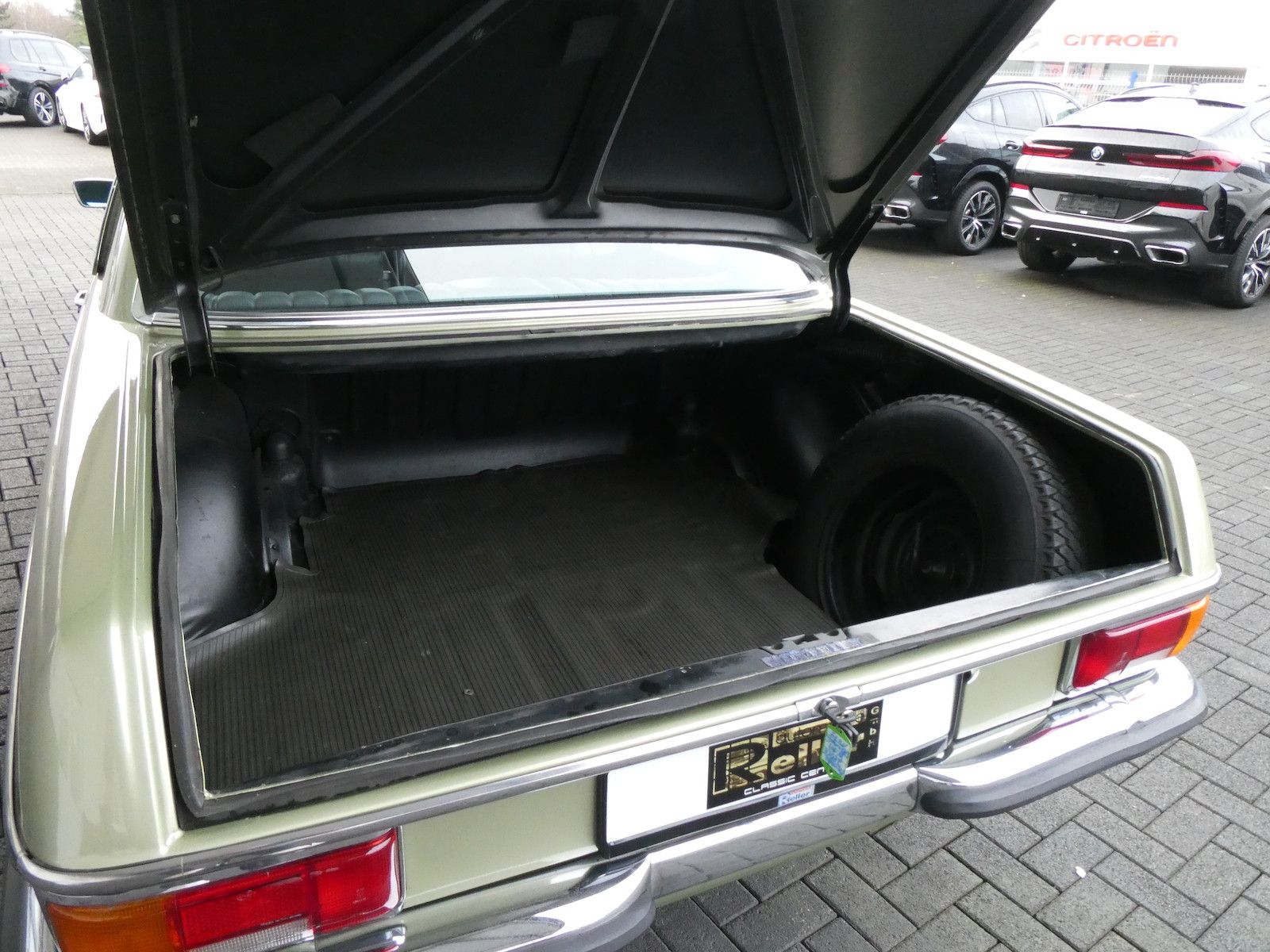 Mercedes-Benz 280 280 CE (W114), Originalzustand, Schalter