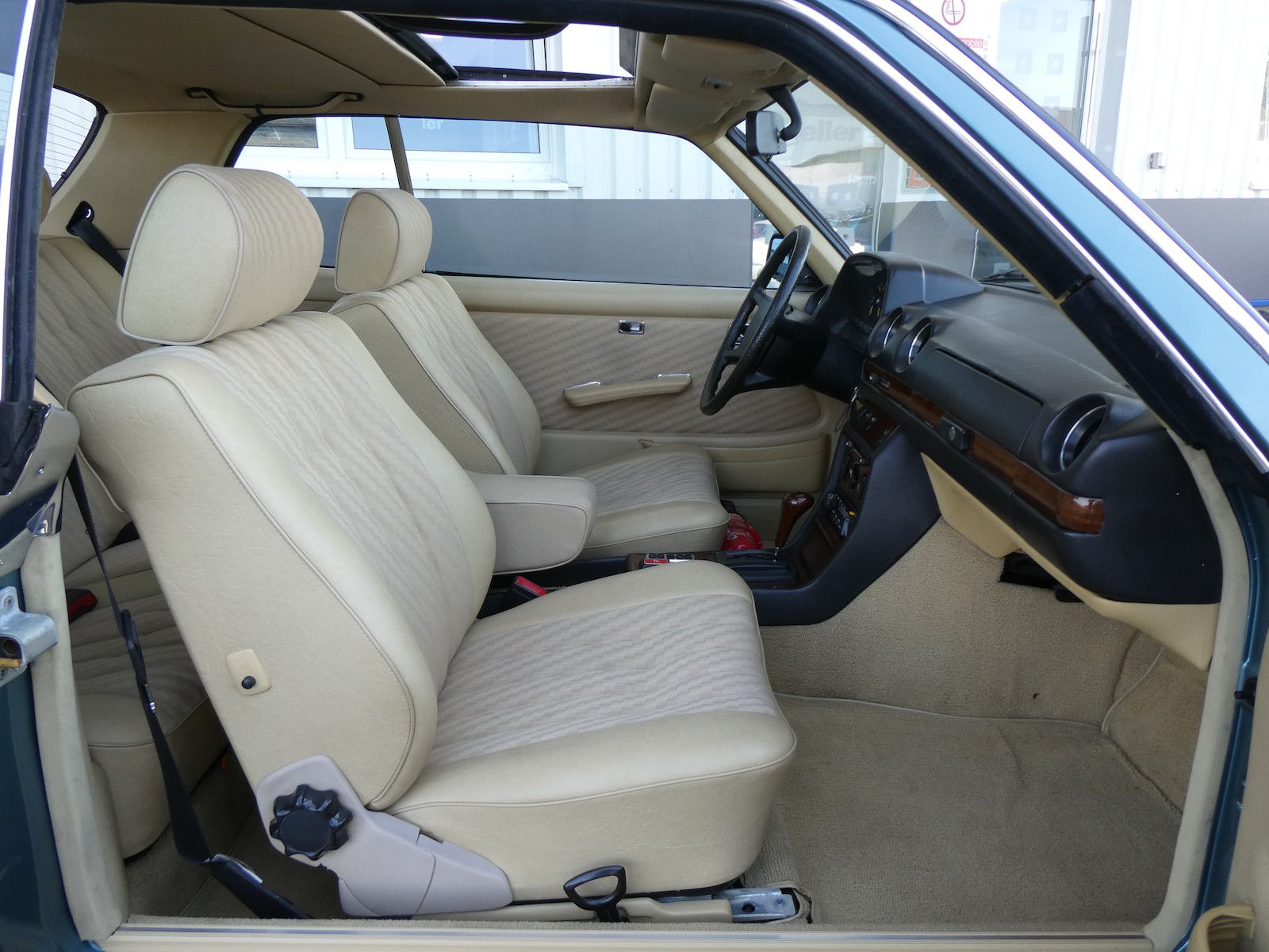 Mercedes-Benz 280 280 CE (W123), nachweislich 3. Hand, wenig KM