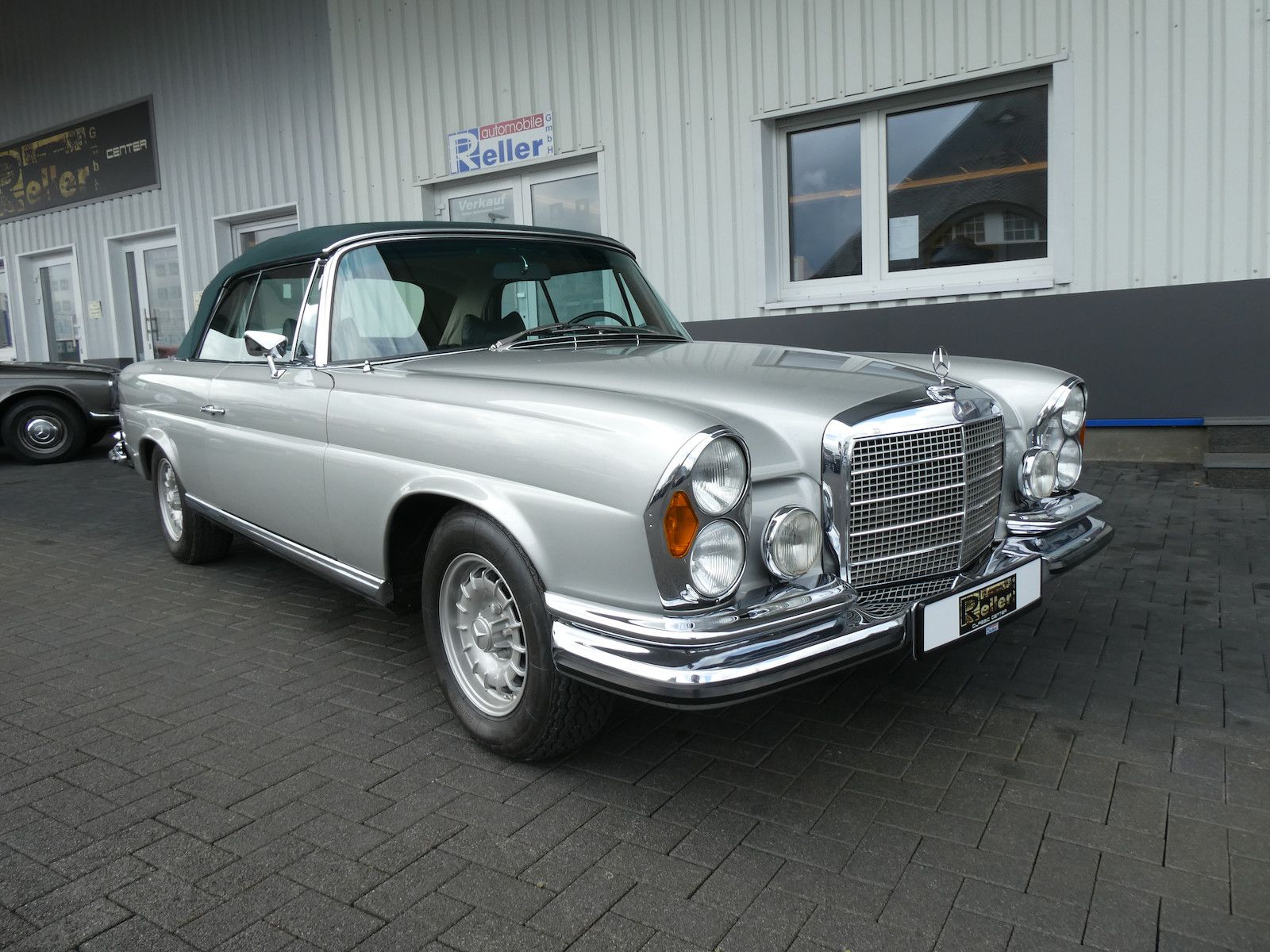 Mercedes-Benz 280 280 SE 3,5, deutsche Auslieferung