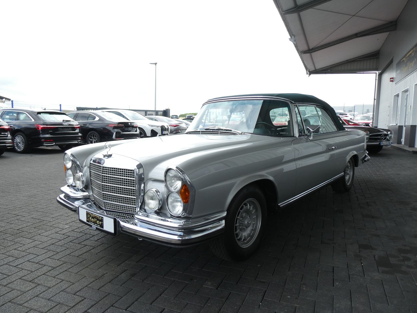 Mercedes-Benz 280 280 SE 3,5, deutsche Auslieferung