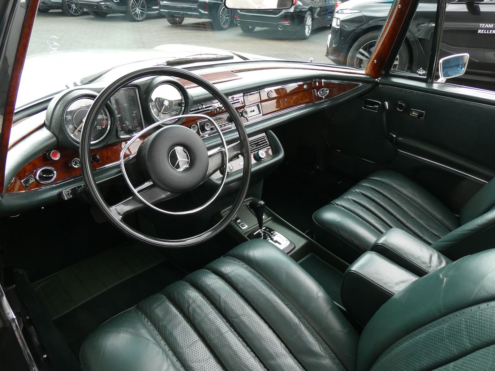 Mercedes-Benz 280 280 SE 3,5, deutsche Auslieferung