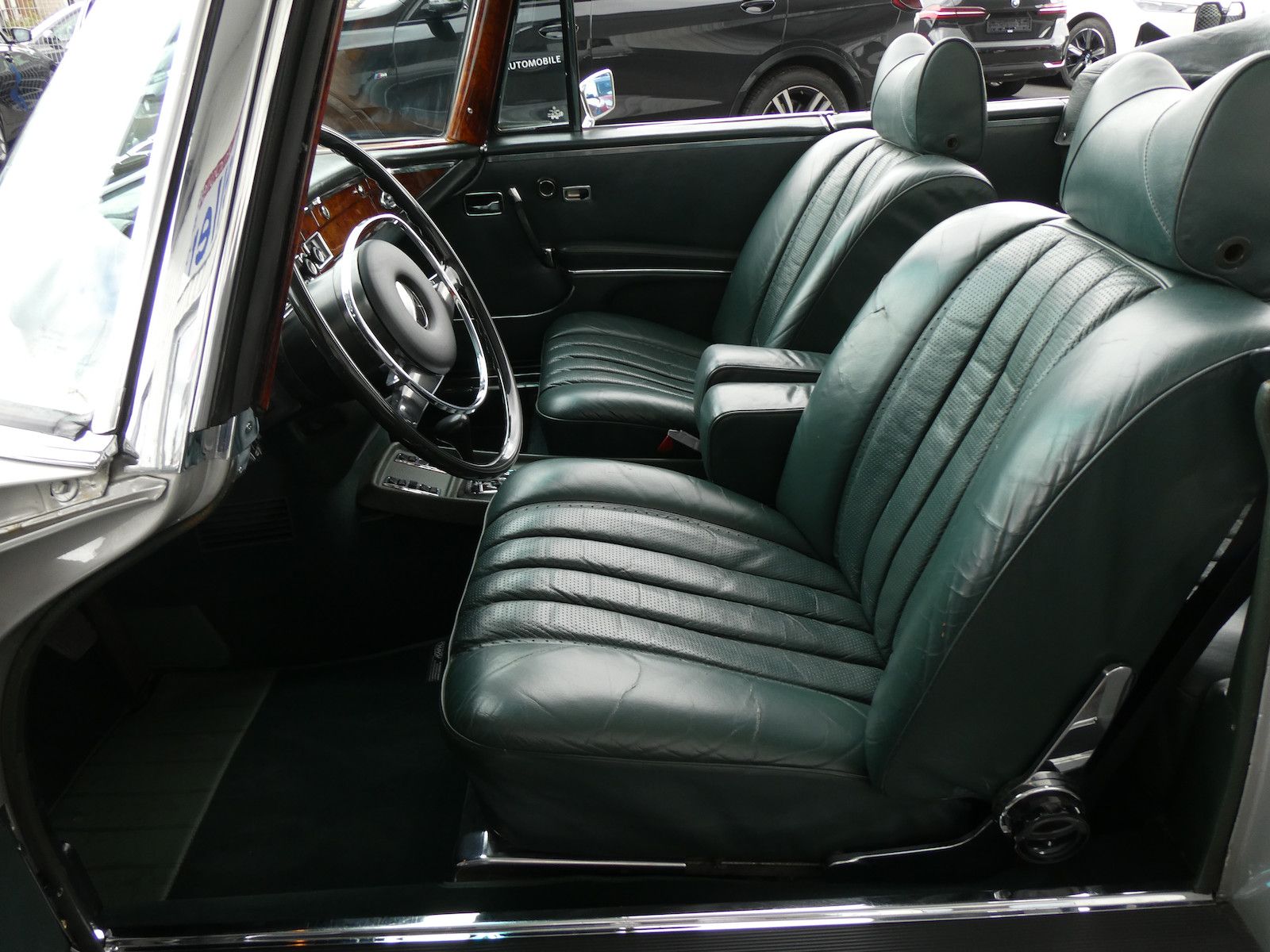 Mercedes-Benz 280 280 SE 3,5, deutsche Auslieferung