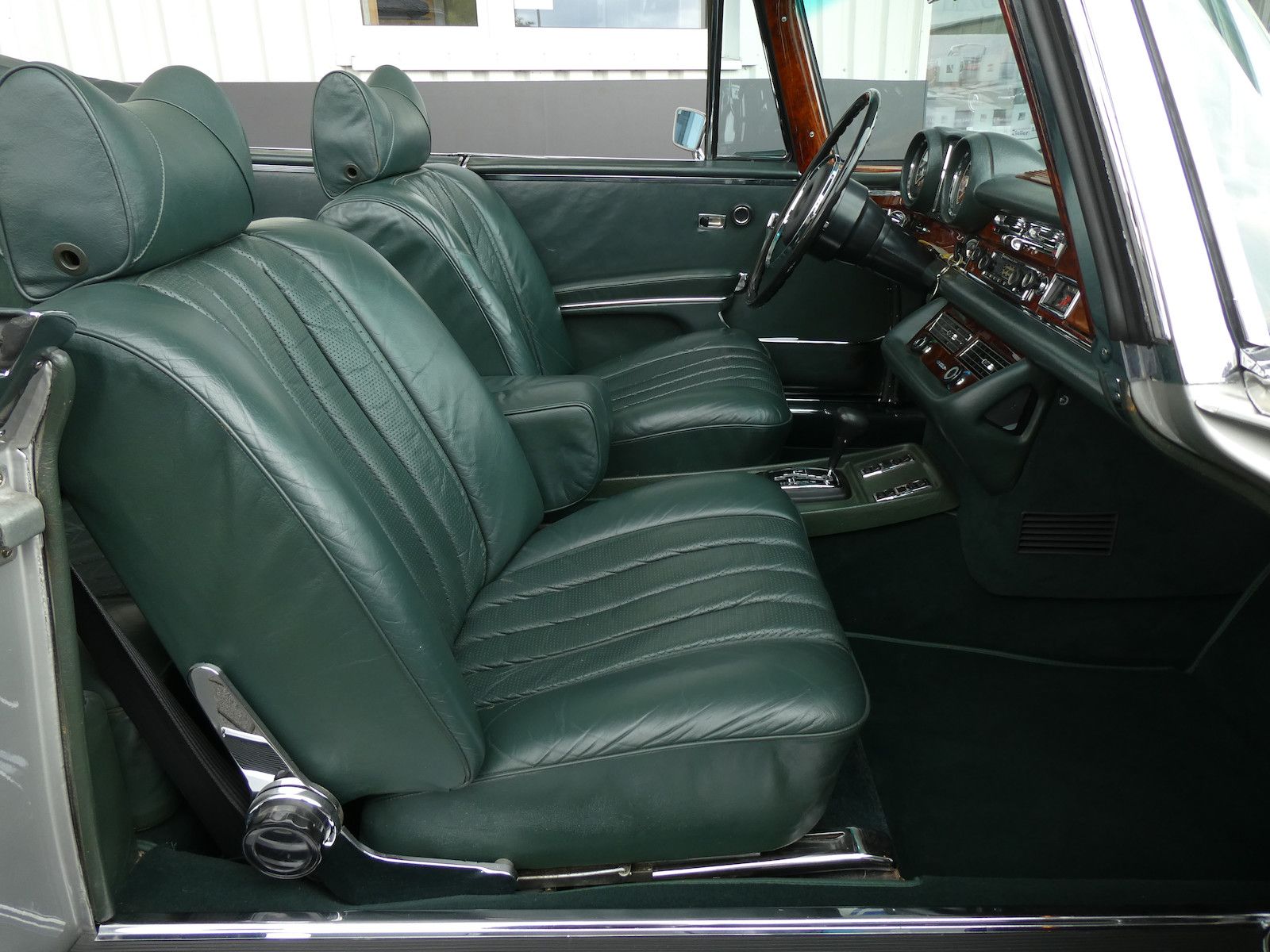 Mercedes-Benz 280 280 SE 3,5, deutsche Auslieferung