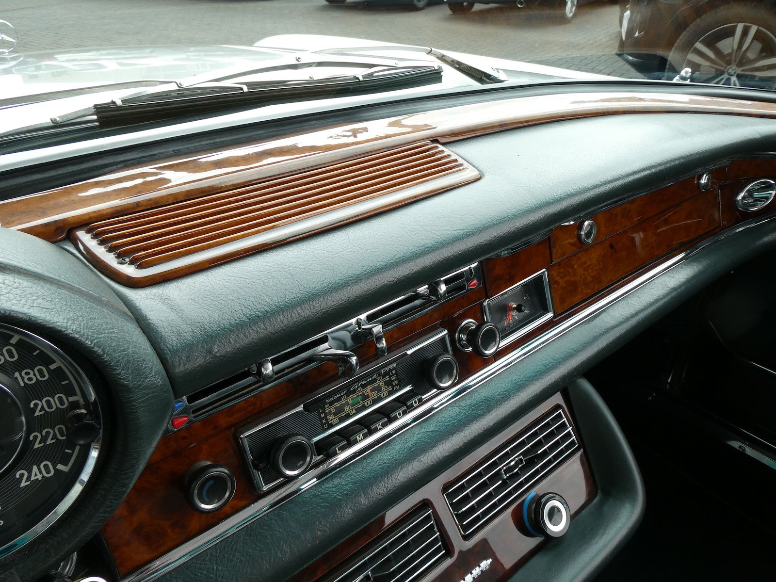 Mercedes-Benz 280 280 SE 3,5, deutsche Auslieferung