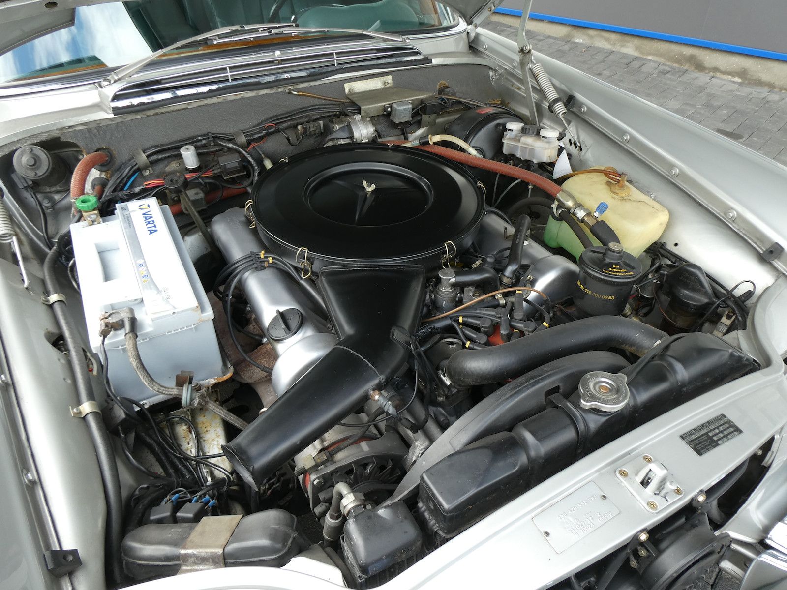 Mercedes-Benz 280 280 SE 3,5, deutsche Auslieferung