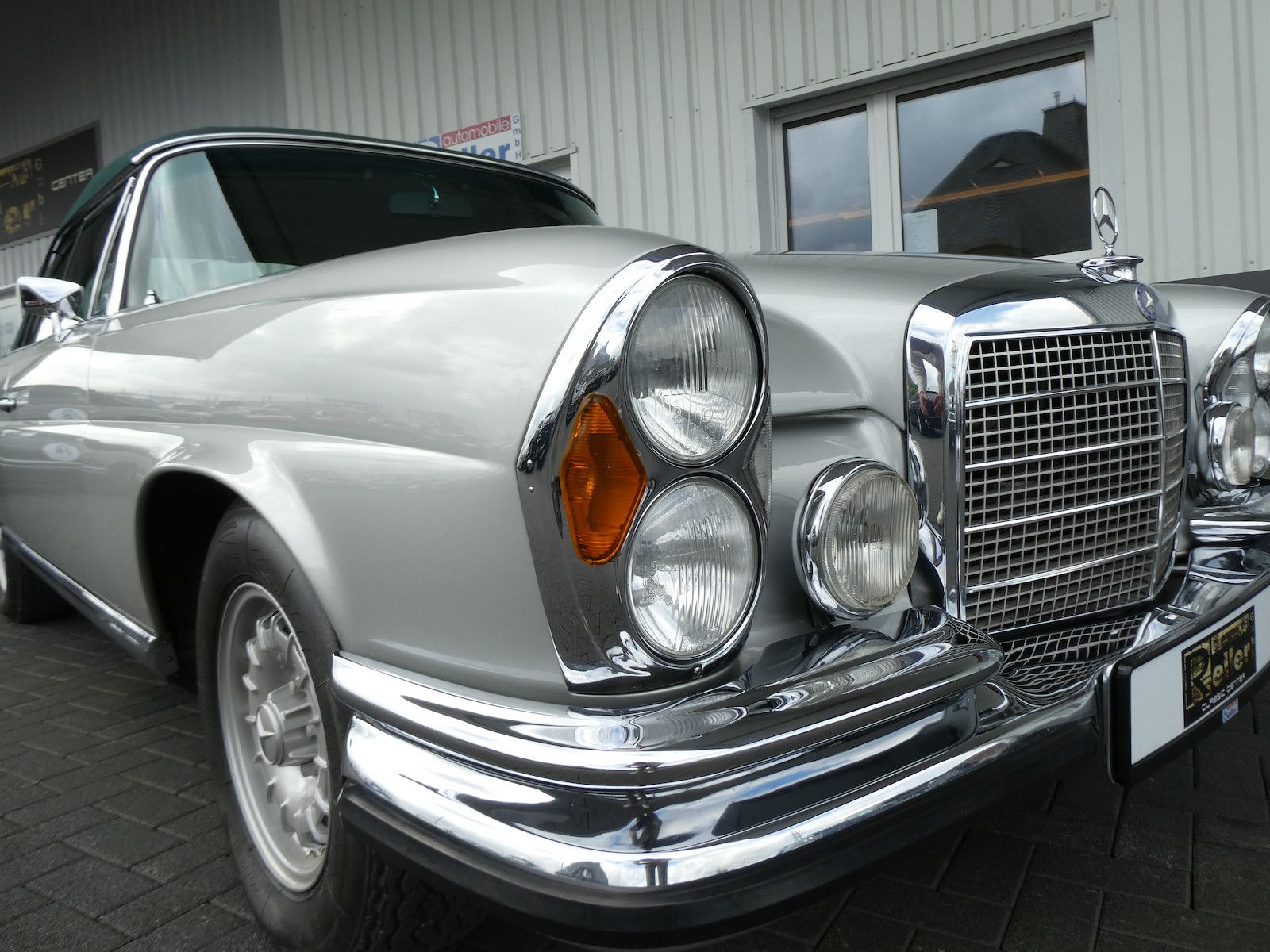 Mercedes-Benz 280 280 SE 3,5, deutsche Auslieferung