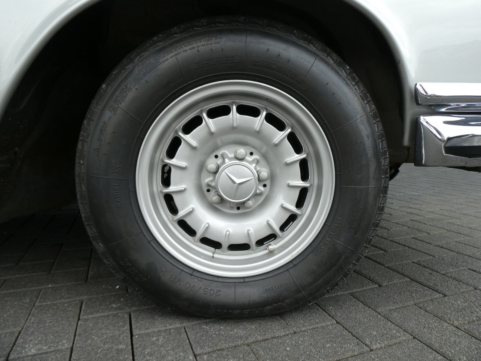 Mercedes-Benz 280 280 SE 3,5, deutsche Auslieferung